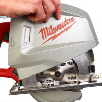 Дисковая пила Milwaukee MCS 66