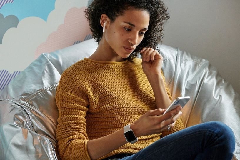 Наушники Apple AirPods 2 в футляре с возможностью беспроводной зарядки