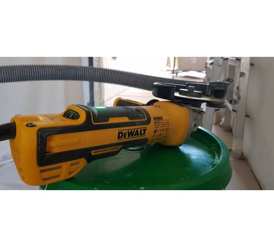 Угловая шлифмашина DeWALT DWE 4357