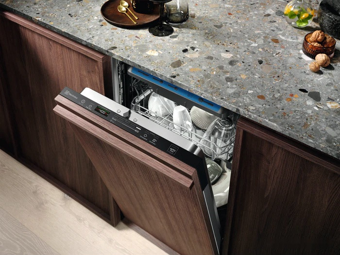 Посудомоечная машина Electrolux EEQ843100L