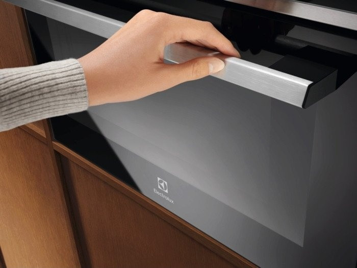 Микроволновая печь Electrolux MealAssist 700 EVM8E09X