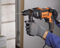Дрель ударная AEG SBE 750 RZ