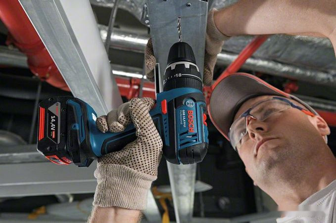 Ударная дрель-шуруповерт Bosch GSB 14.4 V-LI Professional 0601867002 (с 2-мя АКБ, кейс)