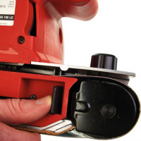 Шлифовальная машина Milwaukee BS 100 LE