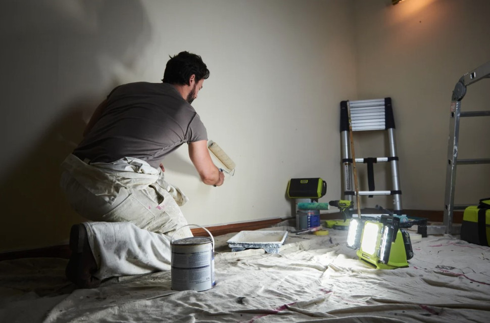 Фонарь Ryobi RLP18-0 (без АКБ)