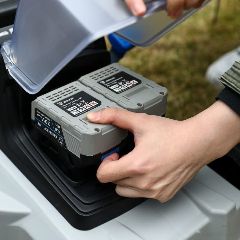 Газонокосилка Deko DKLM40V Pro 063-3008 (с 2-мя АКБ)