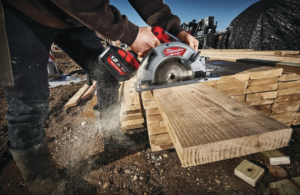 Дисковая (циркулярная) пила Milwaukee Fuel M18 FCS66-0 (без АКБ)