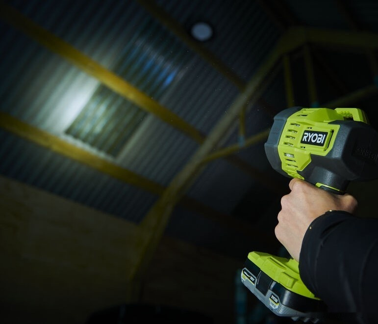 Фонарь Ryobi RLS18-0 (без АКБ)