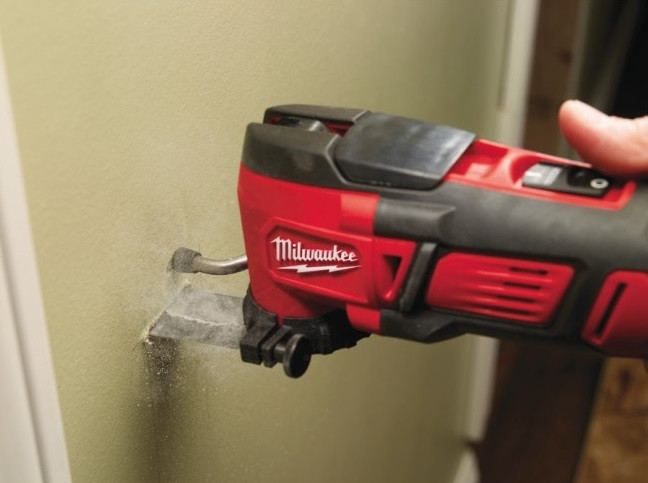 Шлифовальная машина Milwaukee M18 BMT-0