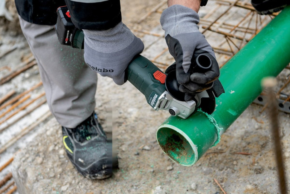 Угловая шлифмашина Metabo W 18 L 9-125 602249650 (с 2-мя АКБ 5.2 А•ч, кейс)