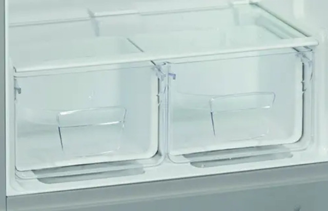 Холодильник с морозильником Indesit TIA 16 G