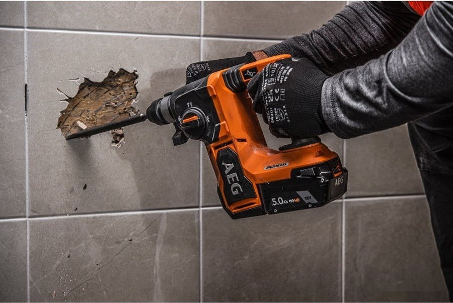 Перфоратор AEG Powertools BBH 18BL2-0 4935480697 (без АКБ)