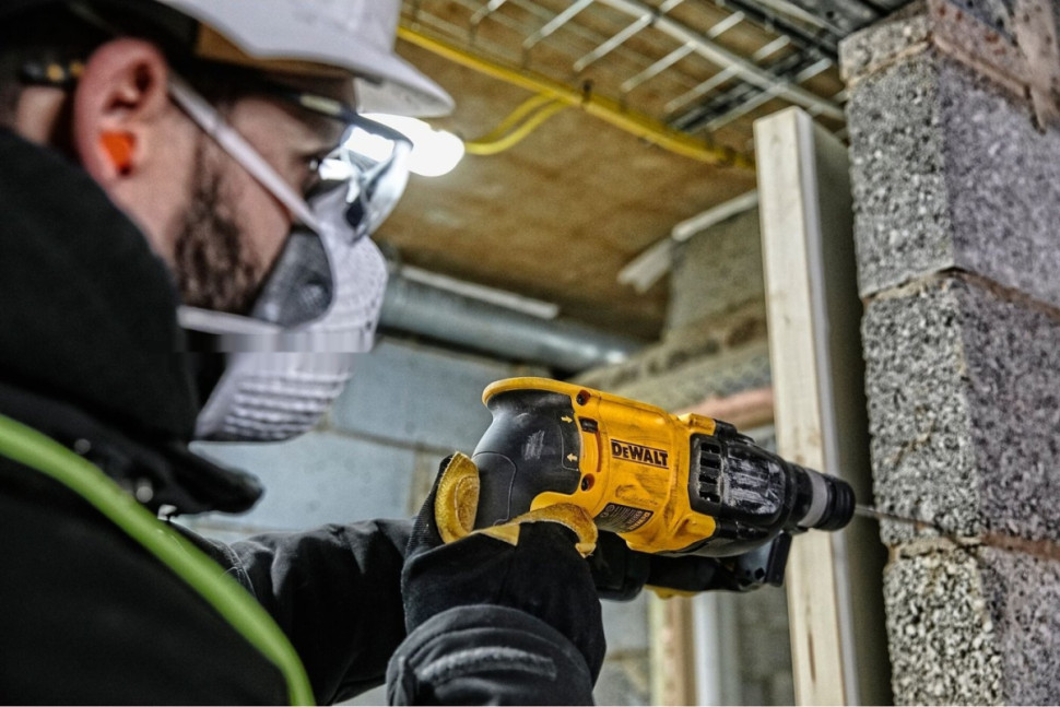 Перфоратор DeWALT D25133K-QS (кейс)