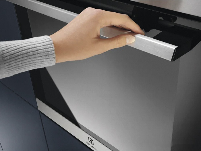 Духовой шкаф Electrolux SteamBake 600 EOD3H70X