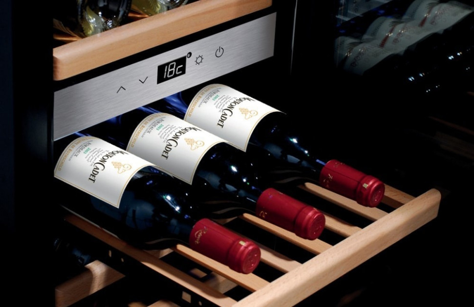 Винный шкаф Caso WineComfort 38 черный