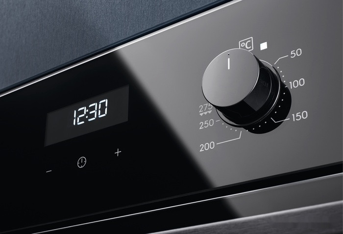 Духовой шкаф Electrolux OEE5C71Z