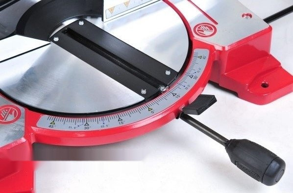 Торцовочная пила Elitech ПТ 1625 E2007.004.00