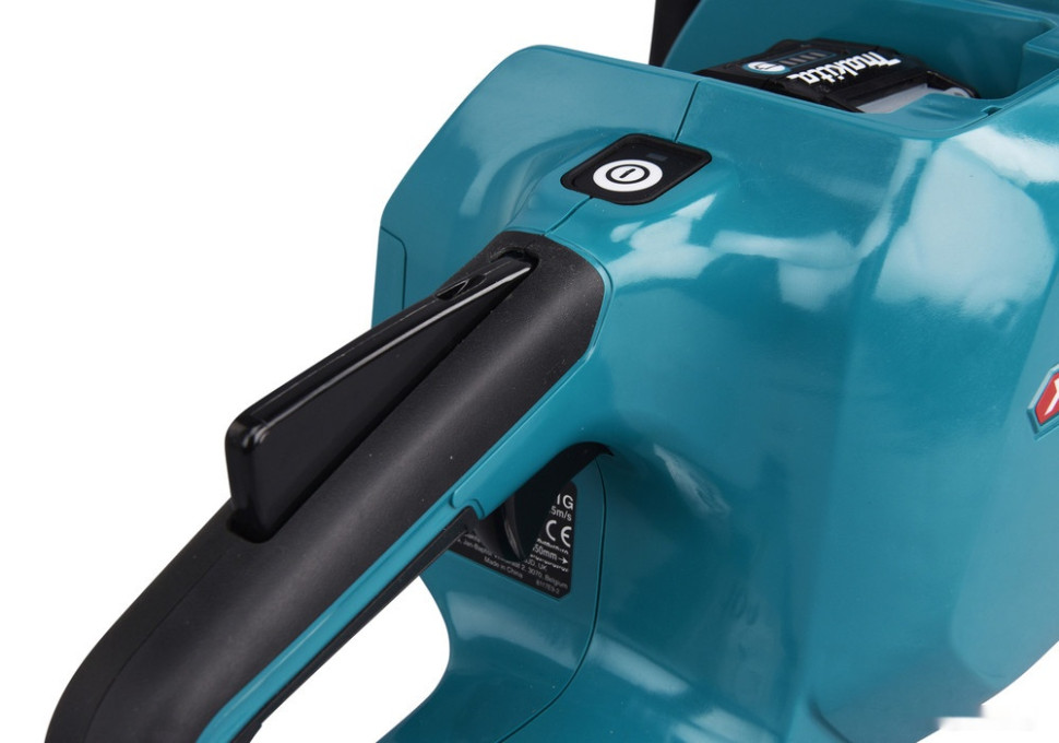 Аккумуляторная пила Makita UC011GZ (без АКБ)