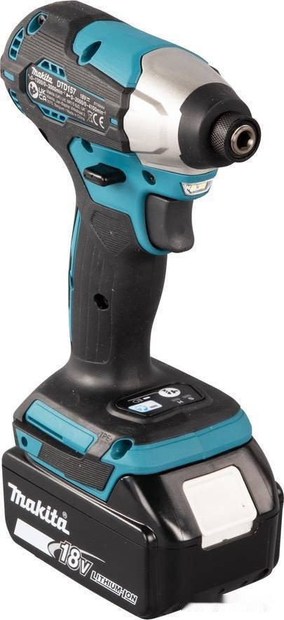 Винтоверт Makita DTD157RTJ (с 2-мя АКБ, кейс )