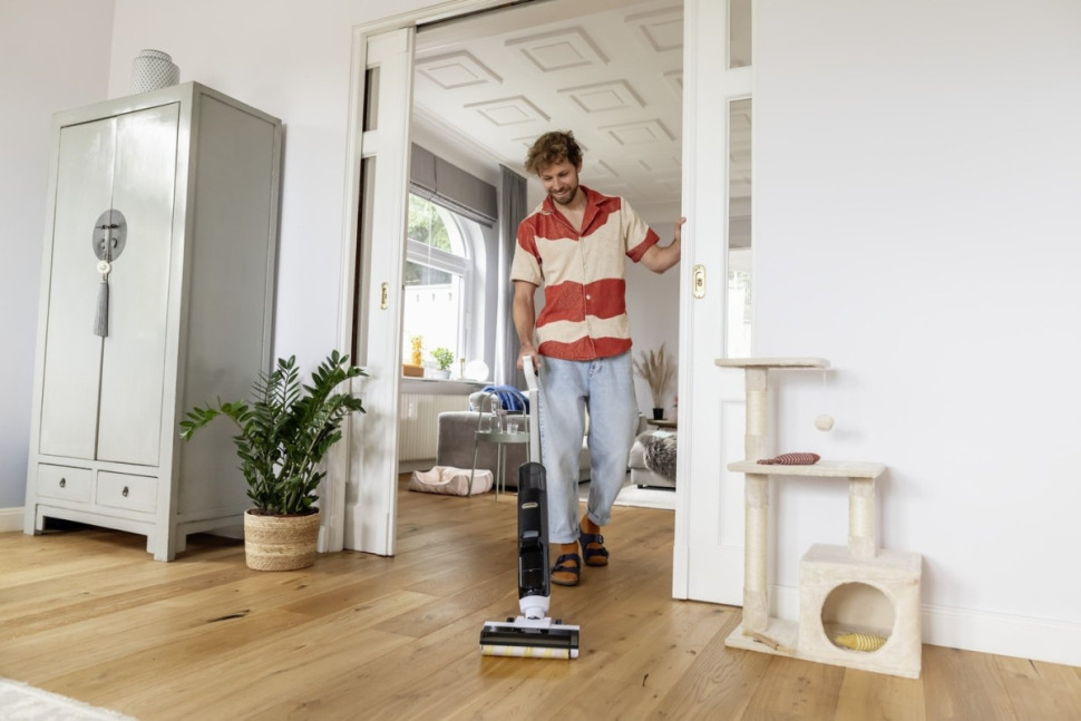 Вертикальный моющий пылесос Karcher FCV 3 Natural N 1.056-124.0