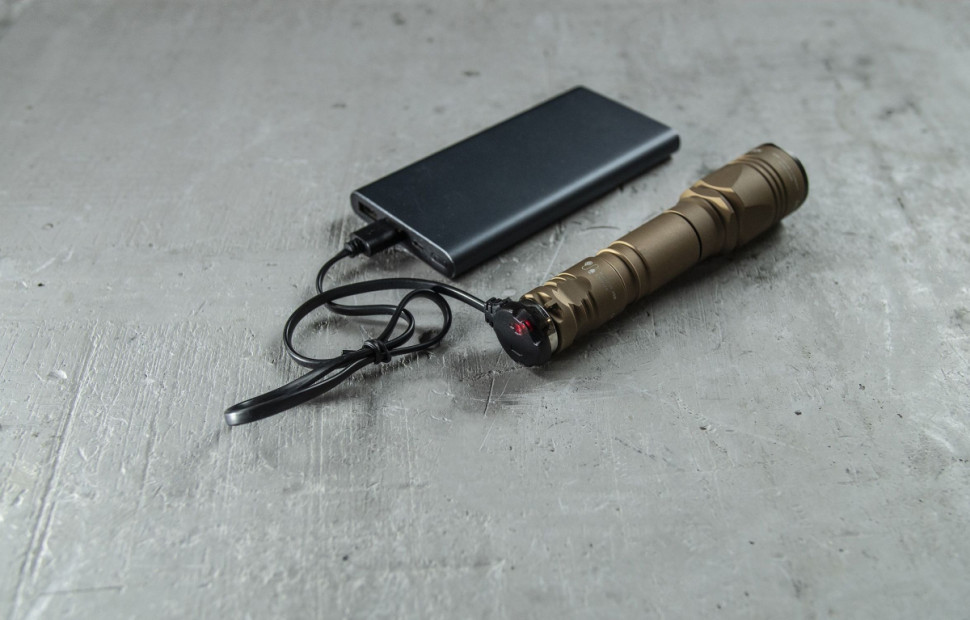 Фонарь Armytek Dobermann Pro Magnet USB Sand (теплый свет)