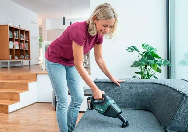 Пылесос Bosch UniversalVac 18 06033B9102 (без аккумулятора)