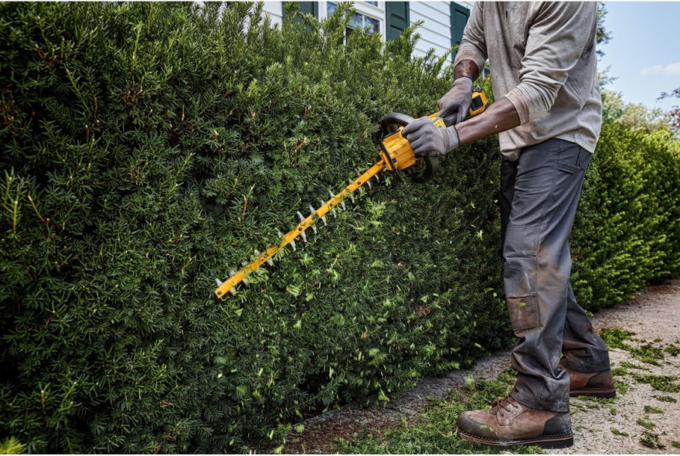 Кусторез DeWALT DCMHT573X1 (с 1-им АКБ)