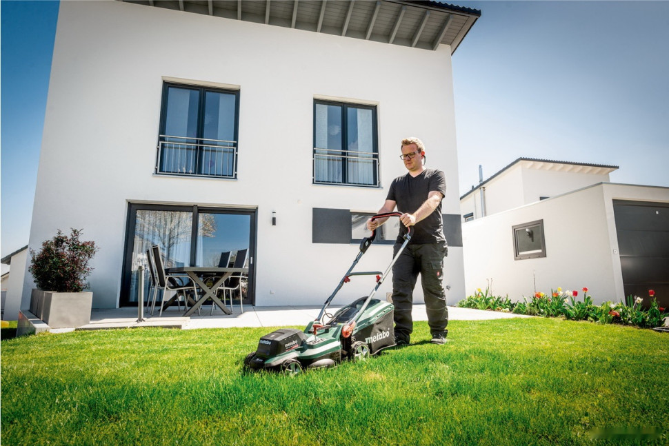 Газонокосилка Metabo RM 36-18 LTX BL 36 T0525 (с 2-мя АКБ)