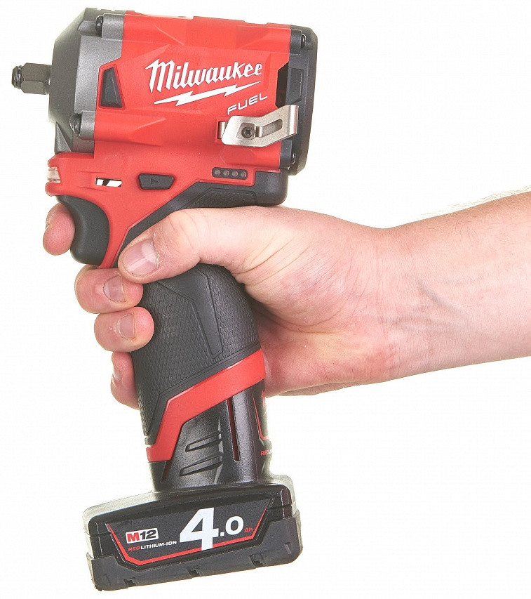 Гайковерт Milwaukee M12 FIW38-422X 4933464613 (с 2-мя АКБ, кейс)