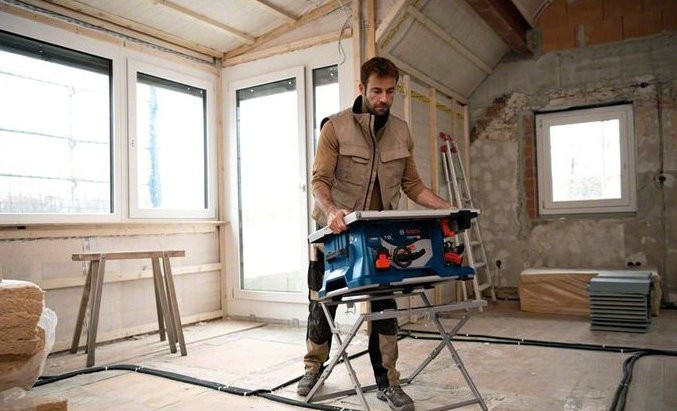 Деревообрабатывающий станок Bosch GTS 18V-216 Professional 0601B44000 (без АКБ)