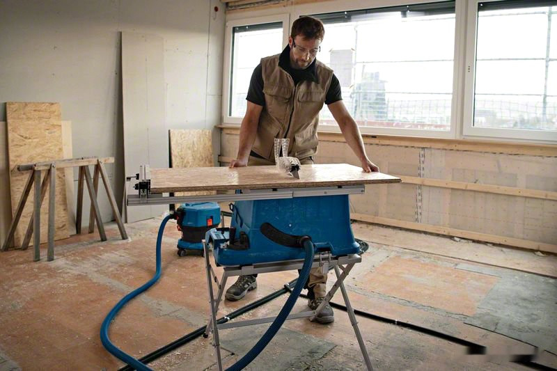 Деревообрабатывающий станок Bosch GTS 18V-216 Professional 0601B44000 (без АКБ)
