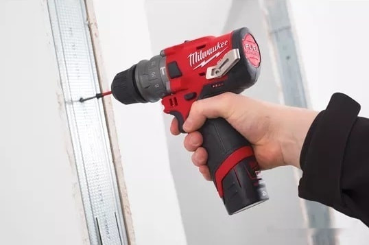 Ударная дрель-шуруповерт Milwaukee M12 FPDXKIT-202X 4933464138 (с 2-мя АКБ, кейс)