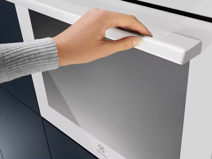 Духовой шкаф Electrolux SteamBake 600 EOD6F77WV