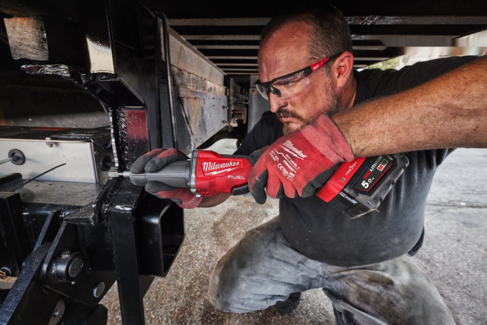 Шлифовальная машина Milwaukee M18 FDGROVPDB-0X One-Key Fuel 4933480957 (без АКБ, кейс)