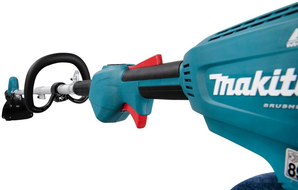 Триммер Makita DUR192LRF (с 1-им АКБ 3 Ач, быстрое З/У)