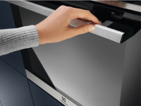 Духовой шкаф Electrolux SteamBake 600 EOD6P77X