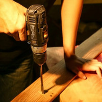 Дрель-шуруповерт Deko GCD12DU3 063-4115 (с 2-мя АКБ, кейс, набор оснастки)