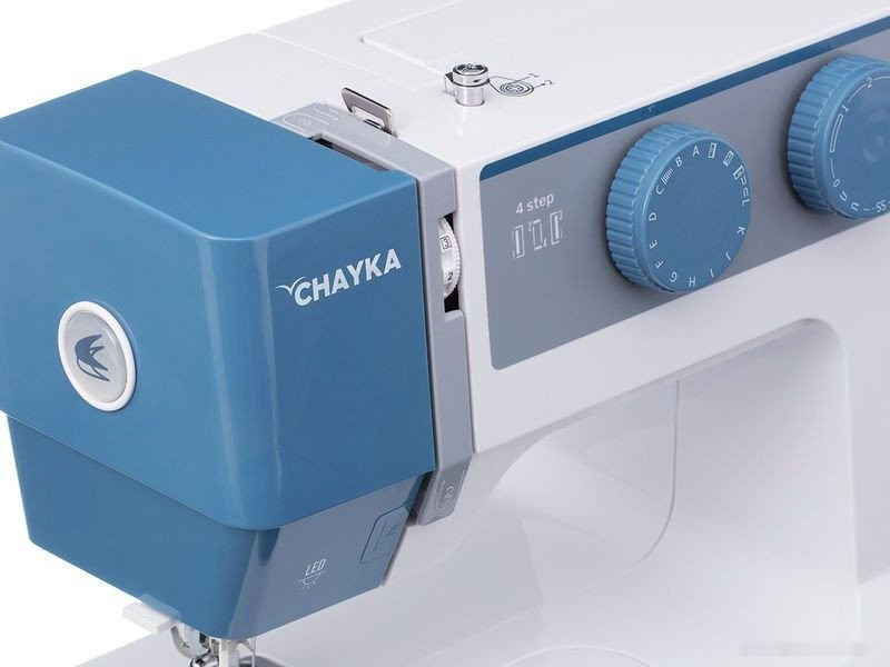 Электромеханическая швейная машина Chayka SewLux 200
