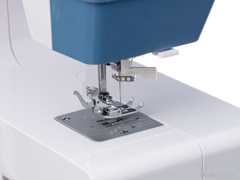 Электромеханическая швейная машина Chayka SewLux 200