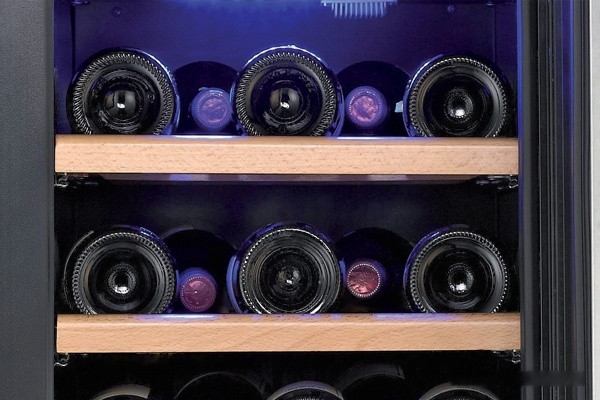 Винный шкаф Caso WineComfort 66