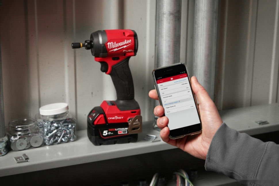 Винтоверт Milwaukee M18 FUEL M18ONEID3-0X 4933492800 (без АКБ, кейс)