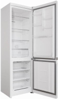 Холодильник Hotpoint-Ariston HT 5200 W
