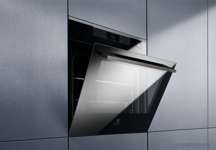 Духовой шкаф Electrolux SteamBoost 800 KOBBS39H