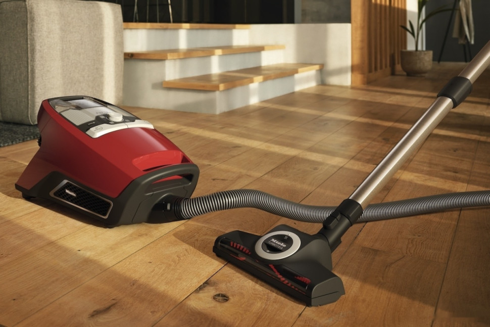 Пылесос Miele Blizzard CX1 Cat & Dog SKCF5 (красный)