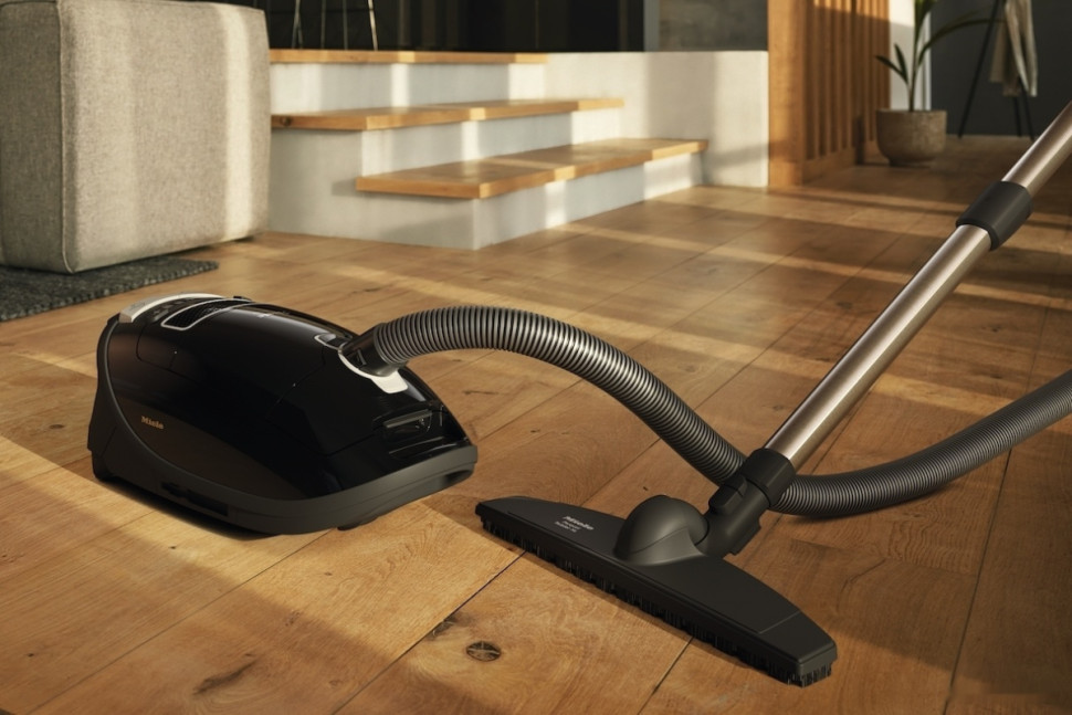 Пылесос Miele Complete C3 Parquet XL SGSF5 (черный)