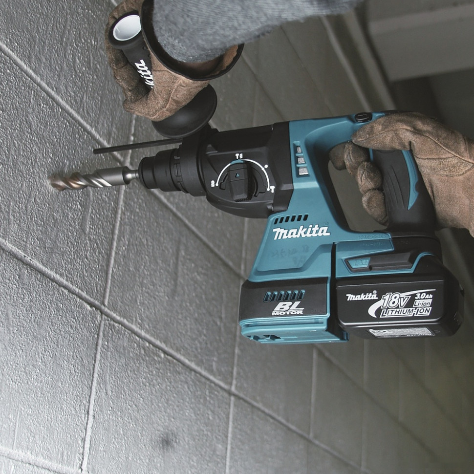 Перфоратор Makita DHR242RT (с 1-им АКБ, кейс)