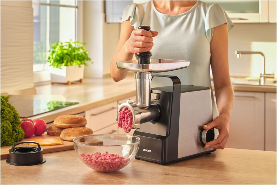 Мясорубка Sencor SMG 7400SS