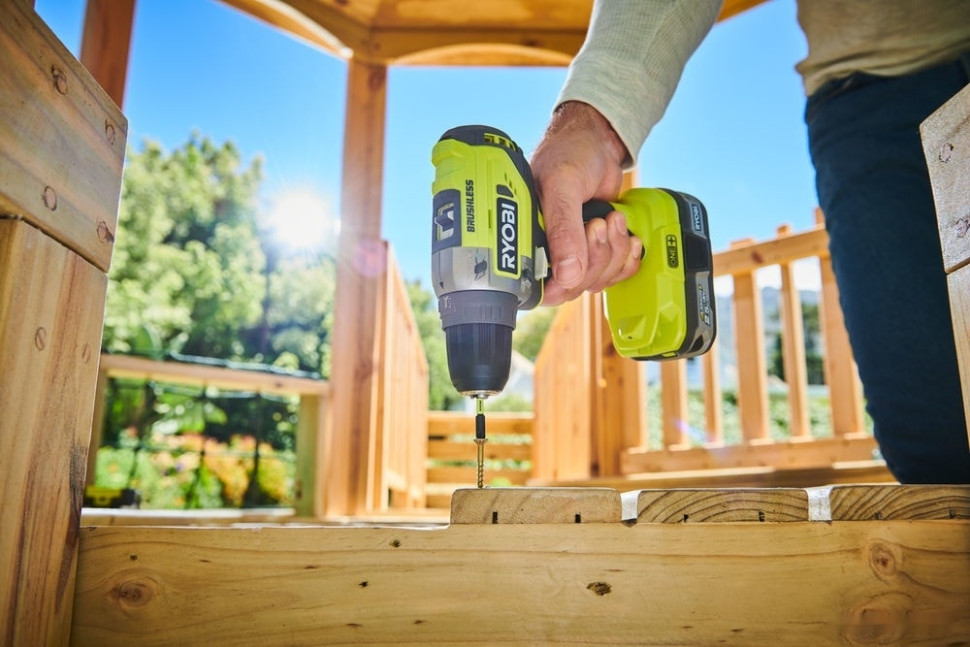 Дрель-шуруповерт Ryobi R18DD5-220S 5133003733 (с 2-мя АКБ, сумка)