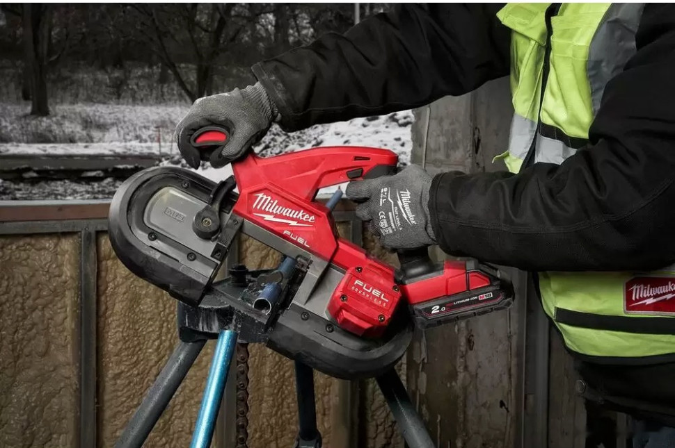 Ленточная пила Milwaukee Fuel M18 FBS85-202C 4933471497 (с 2-мя АКБ, кейс)