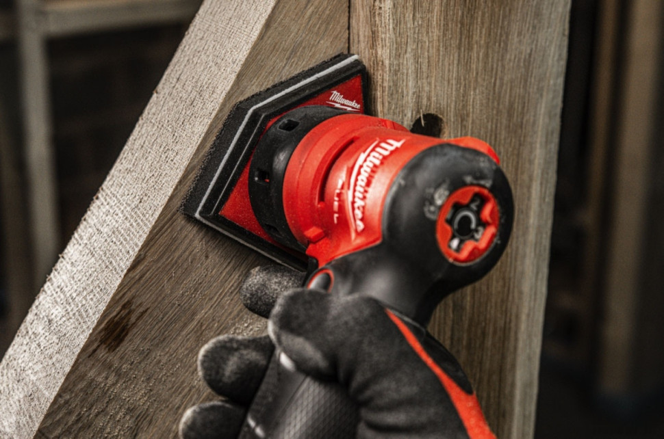 Шлифовальная машина Milwaukee M12FDSS-422X 4933479681 (с 2-мя АКБ 2 Ач, 4 Ач)